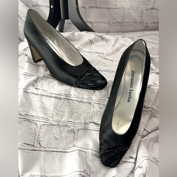 Jacques Levine Black Satin Round Toe Heel with Sequin Embellishment Size‎ 7B - Picture 1 of 9